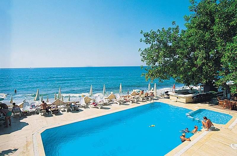 אלאניה Floria Beach Hotel מראה חיצוני תמונה