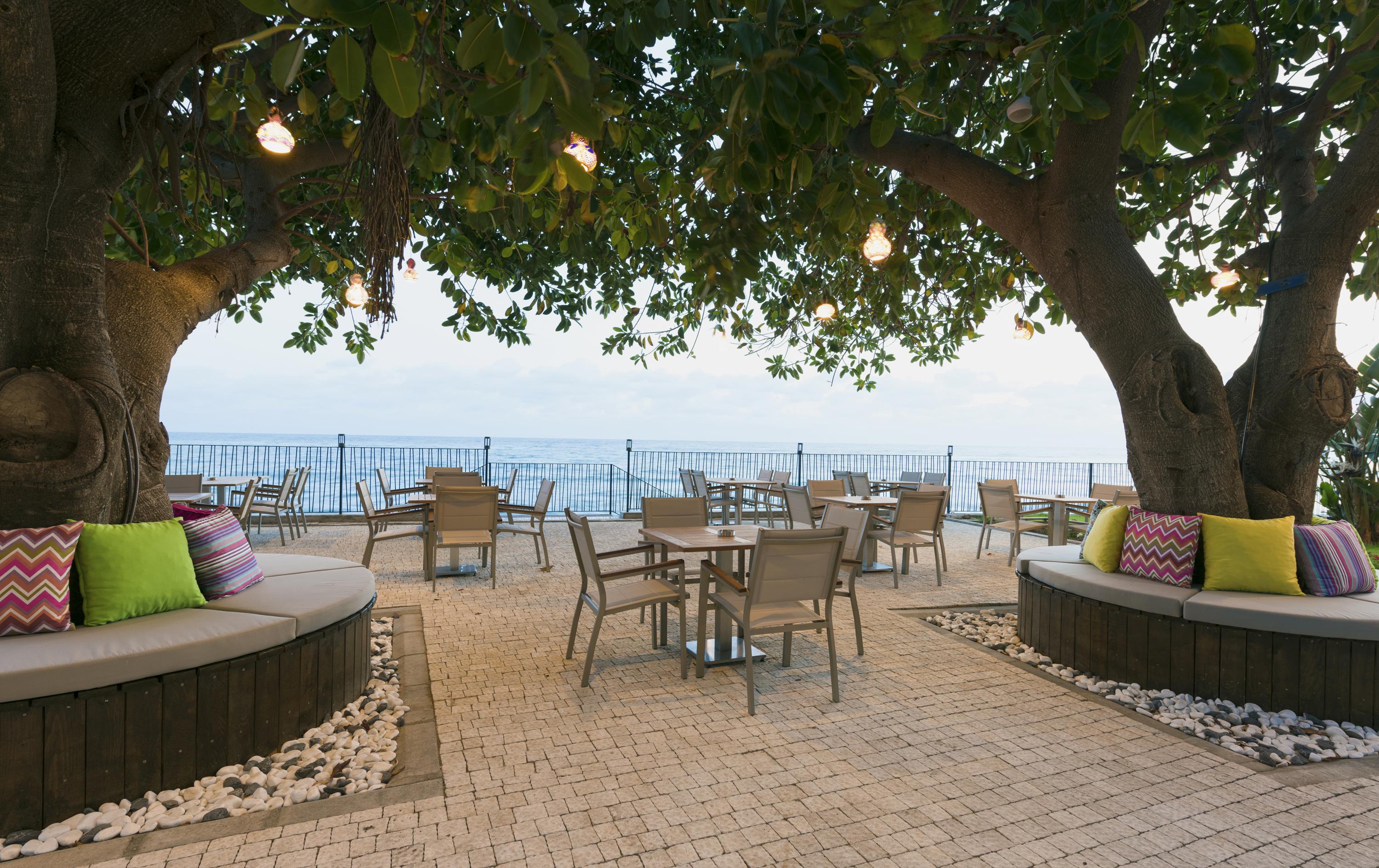 אלאניה Floria Beach Hotel מראה חיצוני תמונה