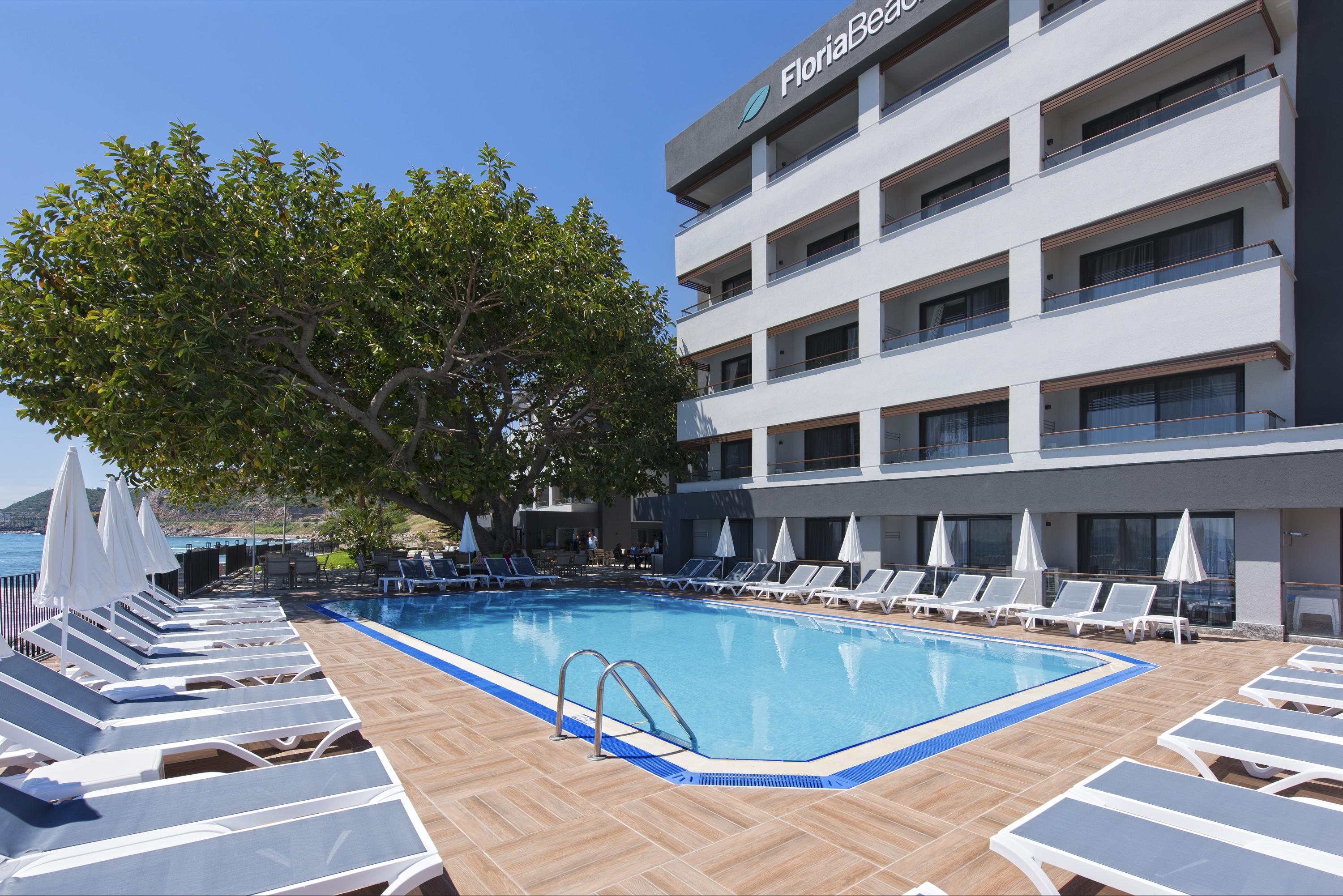 אלאניה Floria Beach Hotel מראה חיצוני תמונה