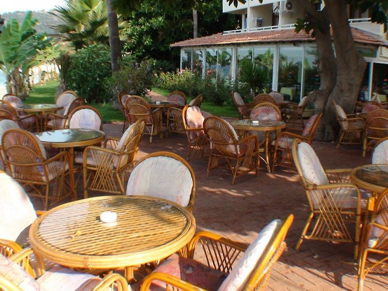 אלאניה Floria Beach Hotel מראה חיצוני תמונה