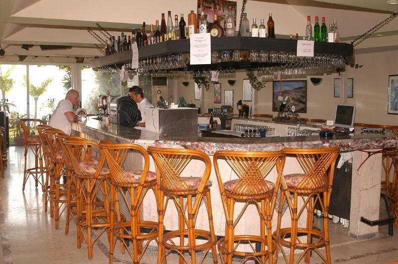 אלאניה Floria Beach Hotel מראה חיצוני תמונה
