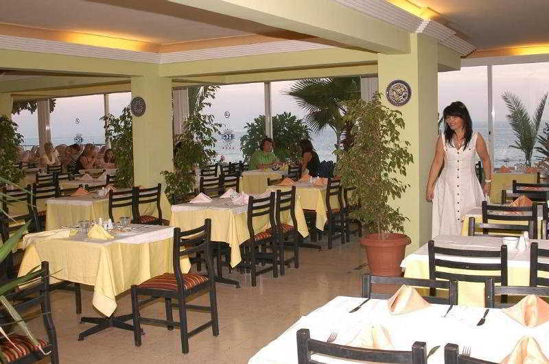 אלאניה Floria Beach Hotel מראה חיצוני תמונה