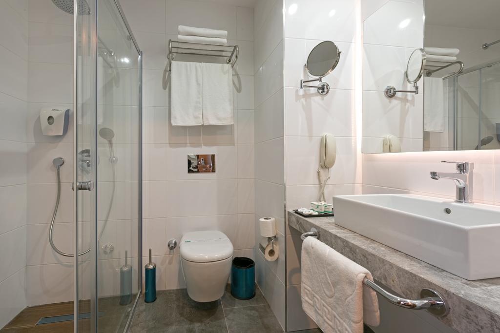 אלאניה Floria Beach Hotel מראה חיצוני תמונה