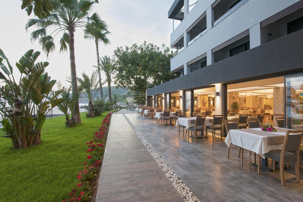 אלאניה Floria Beach Hotel מראה חיצוני תמונה