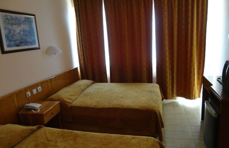 אלאניה Floria Beach Hotel מראה חיצוני תמונה