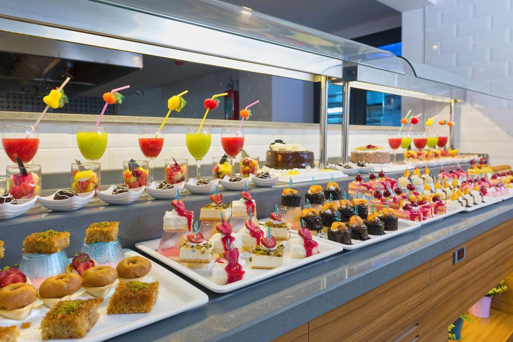 אלאניה Floria Beach Hotel מראה חיצוני תמונה