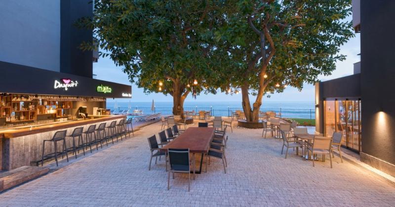 אלאניה Floria Beach Hotel מראה חיצוני תמונה