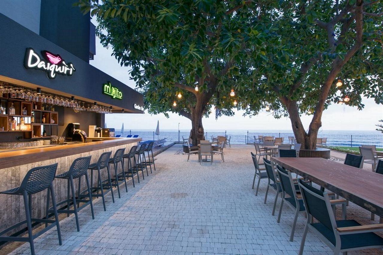 אלאניה Floria Beach Hotel מראה חיצוני תמונה